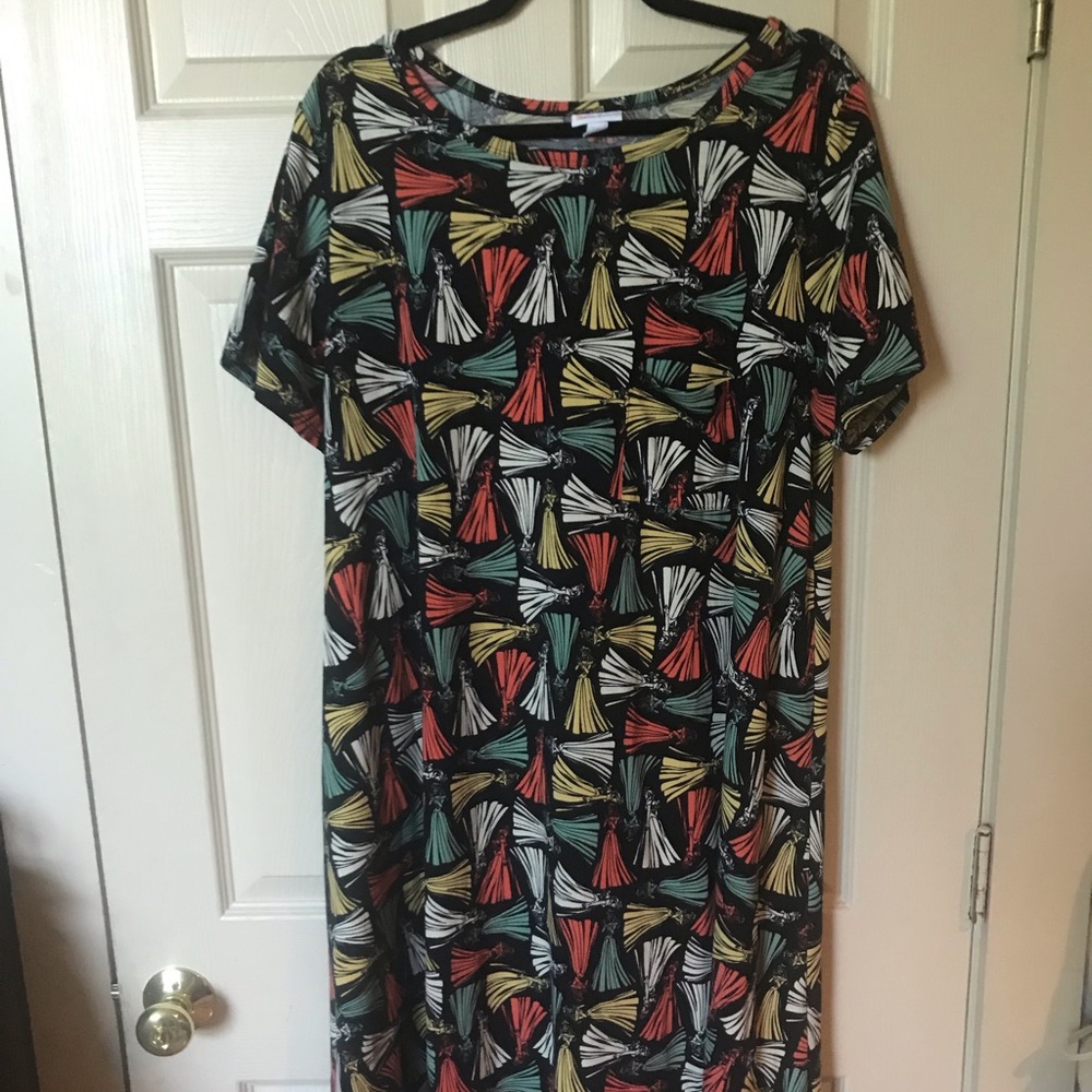 LulaRoe Disney Carly (hi/lo hem) 2x princess
